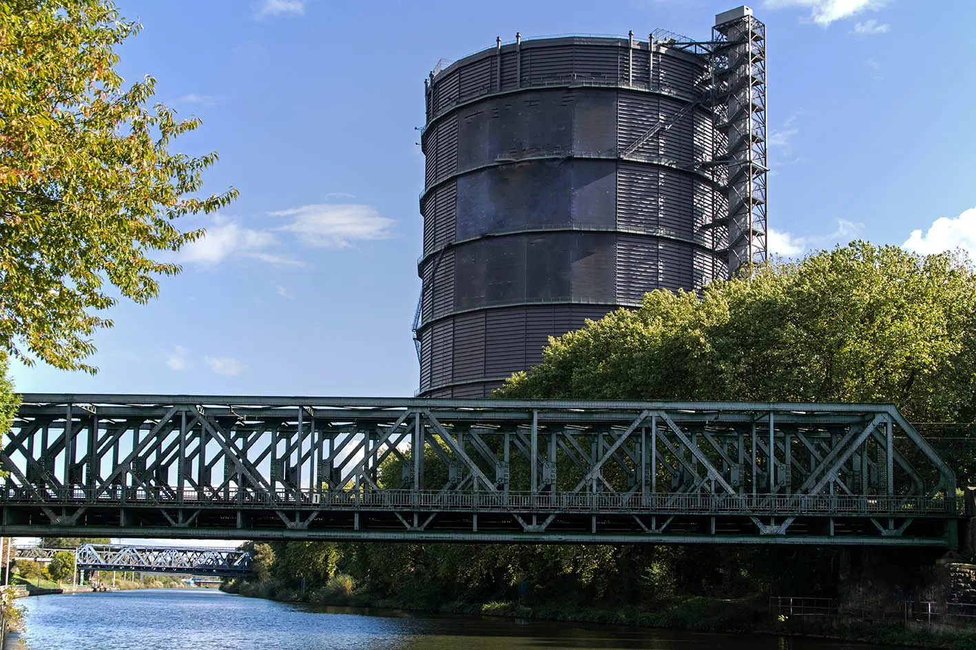 Oberhausen Gasometer am Wasser